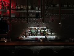 -FOUR PLAY BAR
