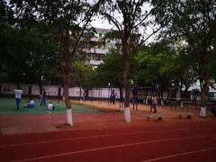 -海口市第一中学