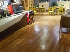 -新华里咖啡书吧(新华书店小寨店)