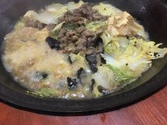 -粘豆包柴火铁锅炖