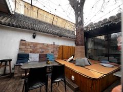 -脚下咖啡·CHILL酒馆(灵光东巷店)