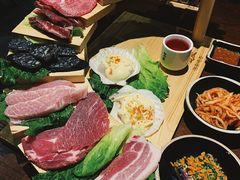 -青瓦炭韩潮烤肉(花园道店)