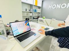 -荣耀授权专卖店(黄浦浙江中路店)