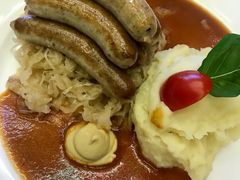兰特伯爵自制猪肉肠配酸菜、土豆-兰特伯爵西餐厅·啤酒屋(方庄店)