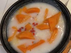 -阿瓦山寨·湘菜现炒·剁椒鱼头王(咸阳总店)