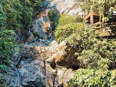 -天门沟九州驿站树上汤泉