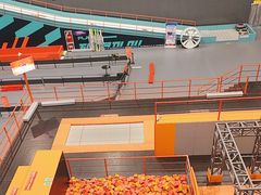 -极限PLAY运动娱乐新世界·团建派对潮玩休闲馆·室内蹦极高空游乐园