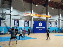 -顶峰篮球俱乐部(南头店)