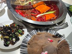 -茅草房·河畔园林火锅