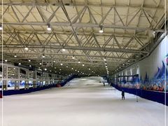 -乔波室内滑雪场