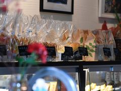 面包甜点陈列柜-街角 T·COFFEE 融合料理·BISTRO(车公庙店)