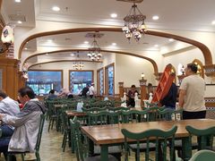 大堂-清真·玛丽亚新疆菜主题餐厅(浙江中路店)