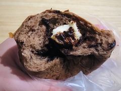 黑眼豆豆-沁屋面包店(人民东路店)