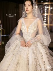 -Lady  Jane高端婚纱礼服馆