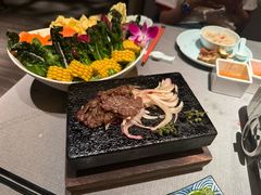 -左庭右院鲜牛肉火锅黑金店(陆家嘴中心店)