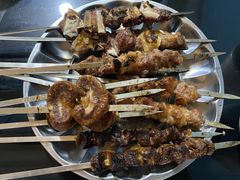 -烤肉小伙烤肉店