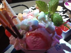 草莓芭菲-陌上花儿·音乐西餐吧(和平店)