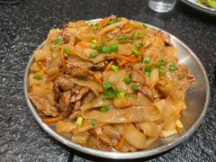 -何妹湿辣牛肉·粤式烧烤砂煲(桂雅路店)