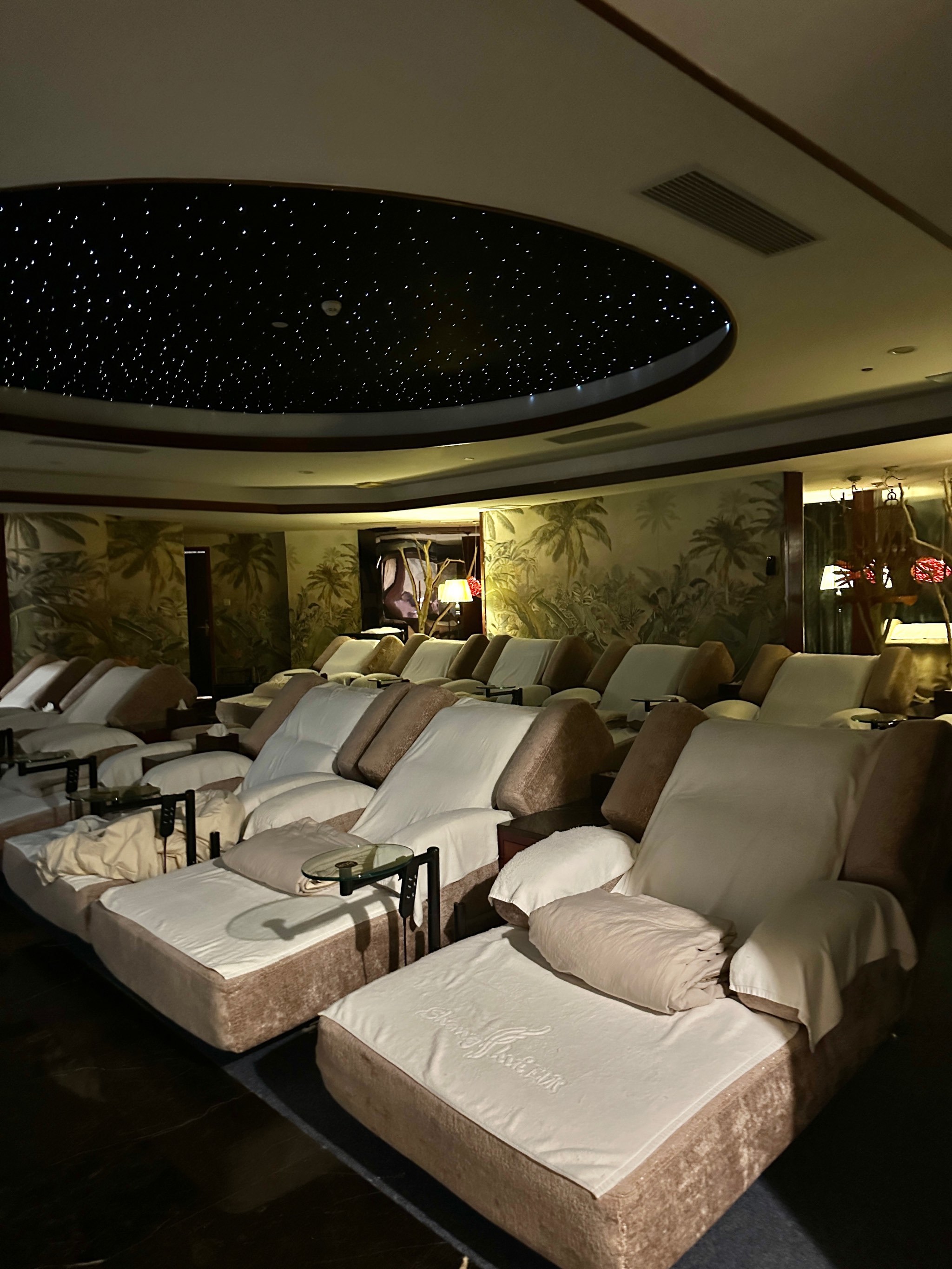 人均100 玩足一整天!