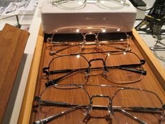 -宏宇眼镜蔡司依视路折扣店(兆佳眼镜城店)