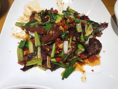 大蒜叶炒腊牛肉-好帮厨·下饭浏阳菜·坚持现炒(月湖店)
