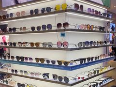 -爱视眸Eyeblling眼镜·依视路·蔡司镜片折扣店(百联南方商城购物中心)