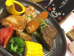 -樱花里音乐餐吧·牛扒椰子鸡(东圃店)