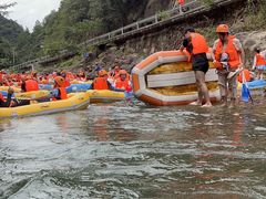 -安吉龙王山峡谷漂流