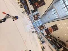 -冰纷万象滑冰场(深圳万象城店)