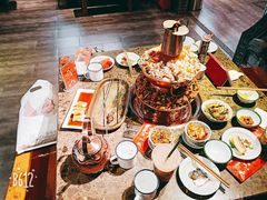 -沪小二炭火蛙锅(淮海中路美食不夜城店)
