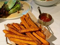 炸粗红薯条-DEEP·深美式餐吧(五棵松华熙LIVE店)