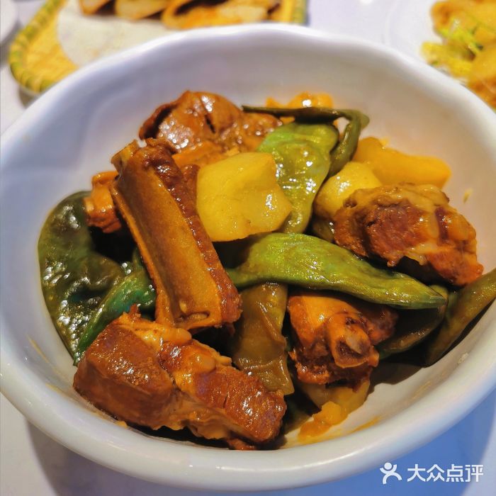 鹏城老北方·28年传承东北菜(罗湖店)油豆角焖排骨图片
