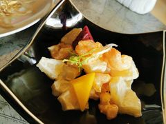 凤梨虾球-穹六人间 people 6(岳阳路店)