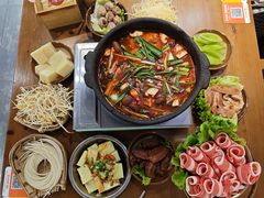 -黔有有贵州酸汤夺夺粉火锅(五味十字店)