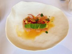 皇帝鱼刺身配小红萝卜和牛油果佐特制酱汁-Jean Georges