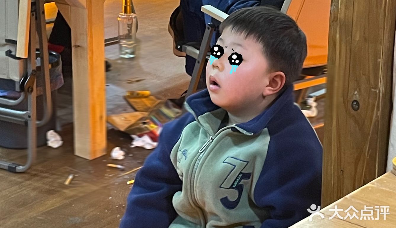 真的是隔壁小孩馋哭了…爸妈都拉不走🤏