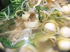 -丽虹云南过桥米线(兴工街店)