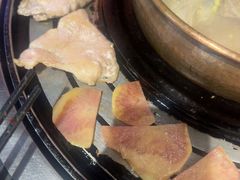 -阿山卓·野生菌火锅·纳西火塘烤肉