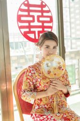 -现代经典婚纱摄影