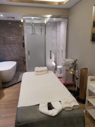 -香港倾城国际·美容美体中心