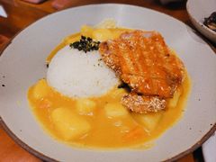 黄咖喱猪排饭-About Bistro關於·泰式家庭料理