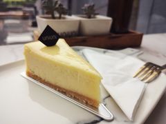 -UNI UNI(环亚凯瑟琳店)