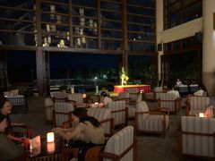 -亚龙湾喜来登·美景台大堂吧