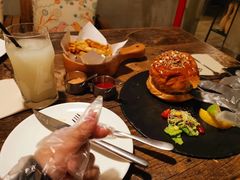 -HIGH FIVE哈福手工汉堡(桂林路店)