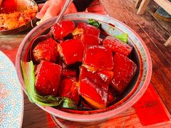 红烧黑猪肉-魁盛居百年鲁菜馆(县西巷店)