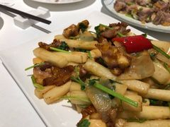 酸姜鸡球-花城苑广府菜(侨鑫店)
