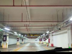 -万象城-停车场