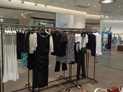 -URBAN REVIVO(上海中庚漫游城店)