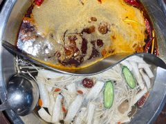 菌香鸳鸯锅-晓宇重庆火锅(赛格国际购物中心店)
