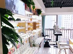-视野联行眼镜·蔡司授权店(长白万象汇店)